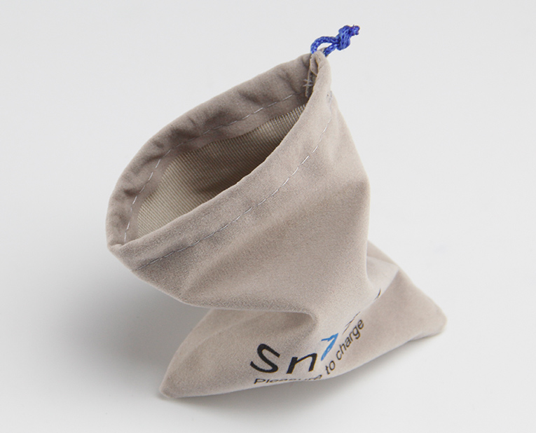 絨布袋廠家-廣州駿業(yè)包裝實業(yè)有限公司 絨布袋定做