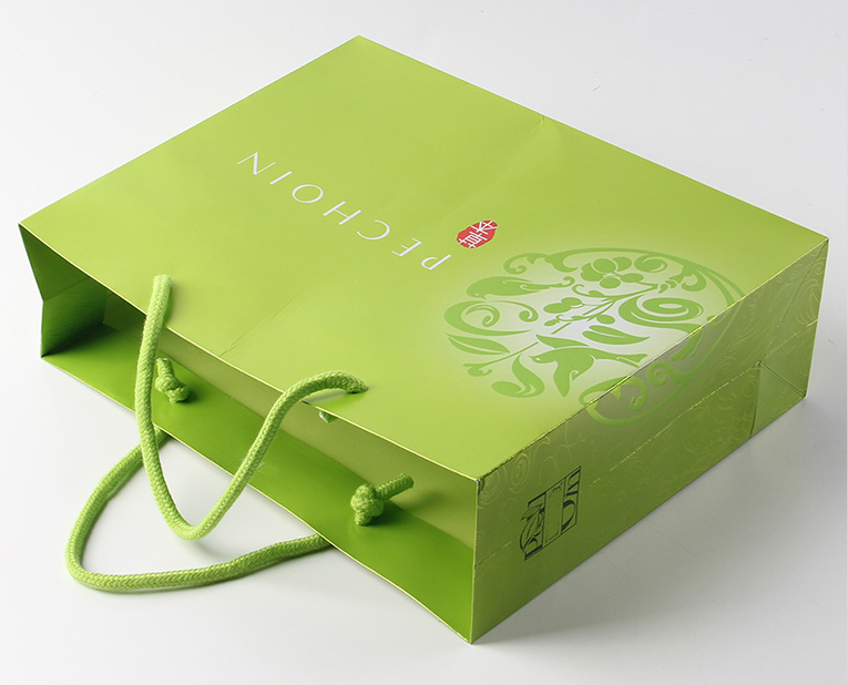 衣服紙袋設(shè)計(jì) 衣服紙袋設(shè)計(jì)要求