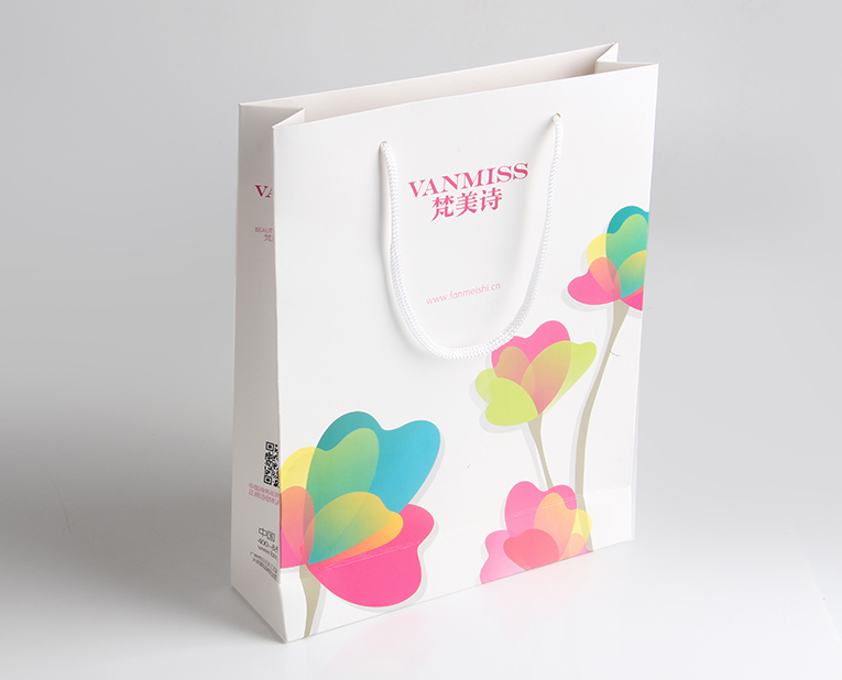 衣服紙袋廠家-廣州駿業(yè)包裝實(shí)業(yè)有限公司 衣服紙袋廠家