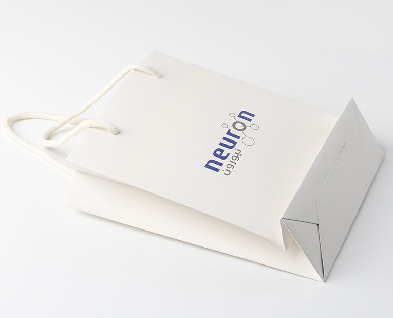 駿業(yè)包裝您的手機紙袋生產廠家 駿業(yè)包裝您的手機紙袋生產廠家