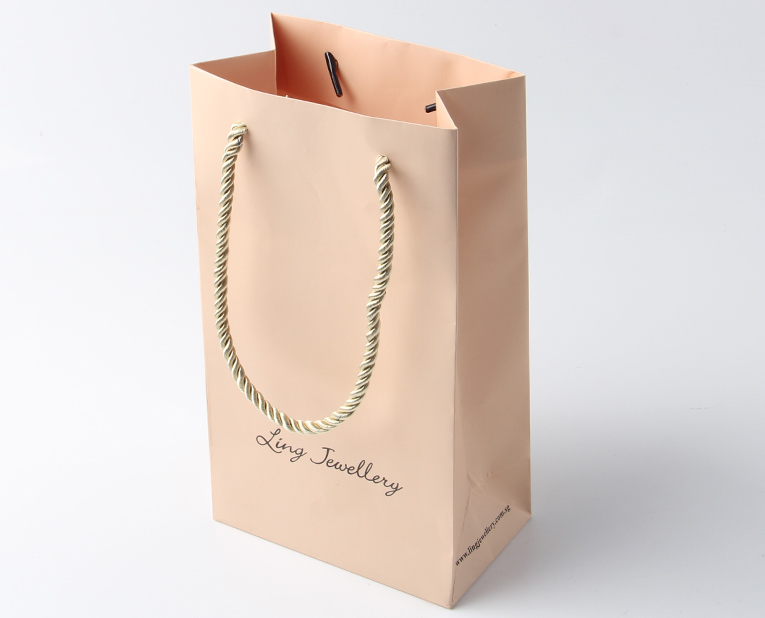 首飾禮品袋制造商和新客戶怎么商洽紙袋定做的問題 首飾禮品袋制造商和新客戶怎么商洽紙袋定做的問題