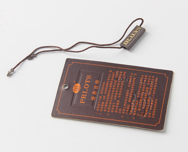 t恤吊牌訂做過程中連結料原來起著至關重要的作用 t恤吊牌訂做過程中連結料原來起著至關重要的作用