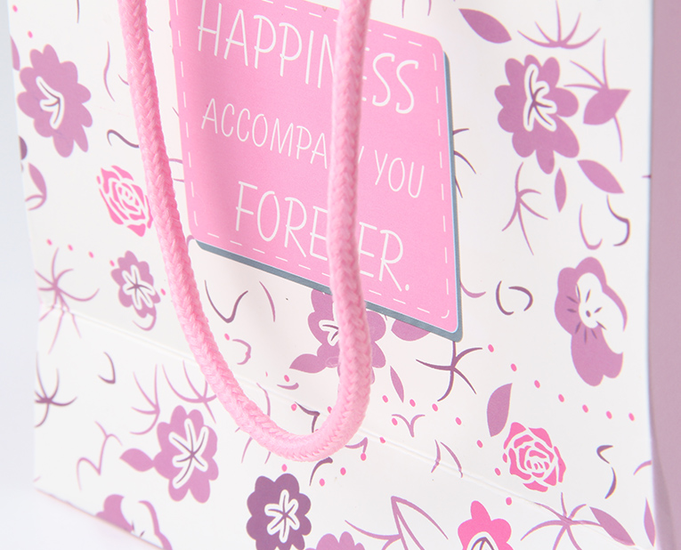 內(nèi)衣禮品袋定做的中型牛皮紙手挽袋為什么要半機(jī)械半人工 內(nèi)衣禮品袋定做的中型牛皮紙手挽袋為什么要半機(jī)械半人工