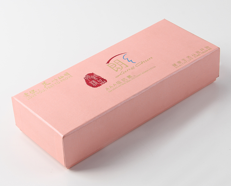 襪子禮品盒工廠(chǎng)怎么應(yīng)對(duì)燙印過(guò)程中壓力過(guò)大問(wèn)題