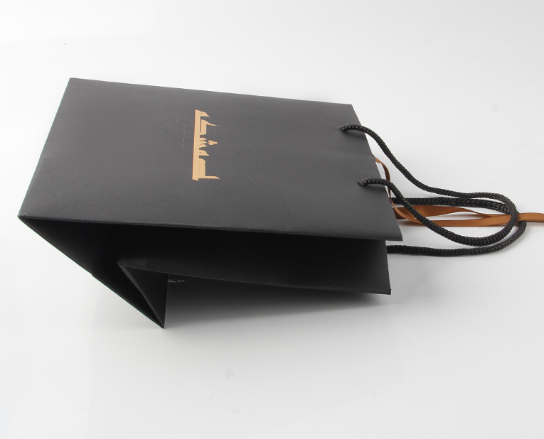 當印品出現了劃痕皮具紙袋工廠是怎么一一排查出原因的？