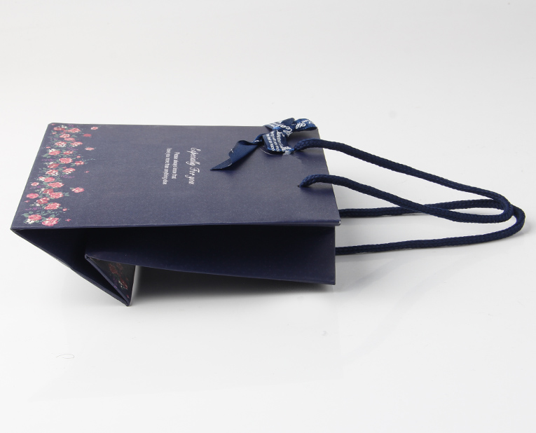 美容產(chǎn)品紙袋生產(chǎn)廠家的覆膜技術(shù)好壞居然被這個(gè)因素所左右 美容產(chǎn)品紙袋生產(chǎn)廠家的覆膜技術(shù)好壞居然被這個(gè)因素所左右