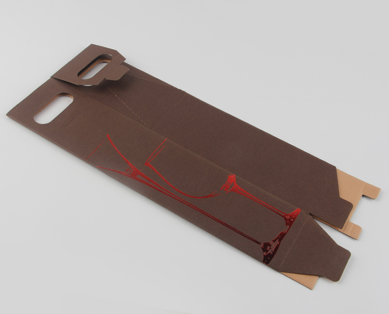 紅酒包裝盒生產(chǎn)廠家的膠輥是怎么避免擠壓性損耗的？