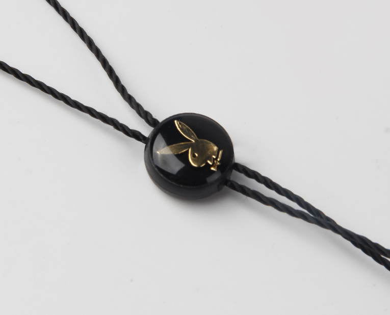 環(huán)保風(fēng)氣下襪子吊牌也在定做時(shí)逐漸摒棄不環(huán)保的工藝以及材料 環(huán)保風(fēng)氣下襪子吊牌也在定做時(shí)逐漸摒棄不環(huán)保的工藝以及材料