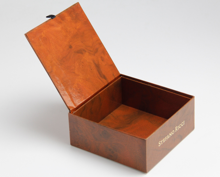 擔(dān)心定制的手環(huán)盒不能如期，被色帶不齊拖累？廠家需要這樣做！