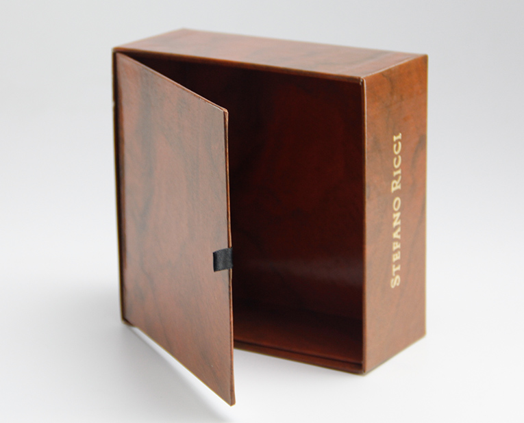 擔(dān)心定制的手環(huán)盒不能如期，被色帶不齊拖累？廠家需要這樣做！