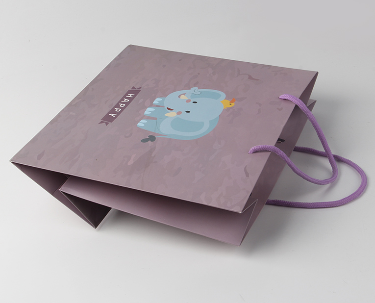 化妝品禮品袋嘗試在冬天用夏天的光油訂制，結(jié)果無奈