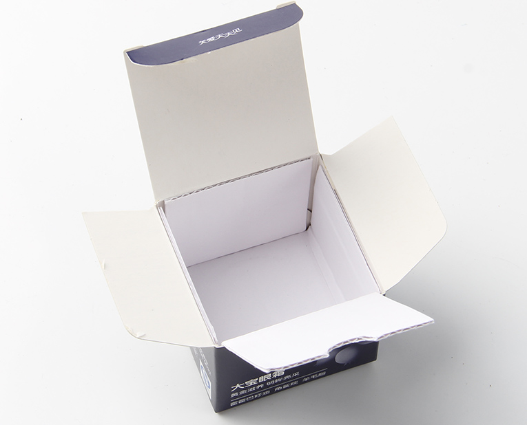 化妝品盒廠家的老師傅，為了讓工人早點(diǎn)放假，放出大招解決飛墨