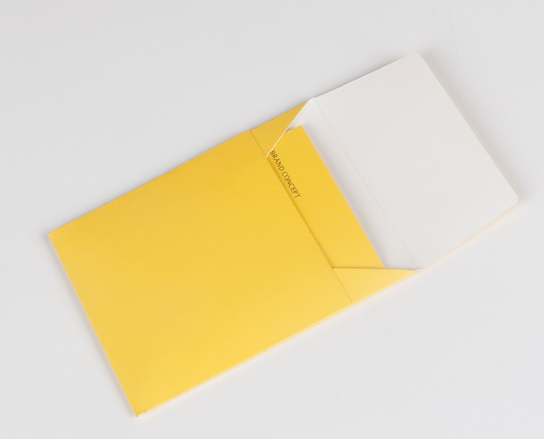 大批量的吊牌顏色迥異？探究衣服紙牌廠意味深長的秘密