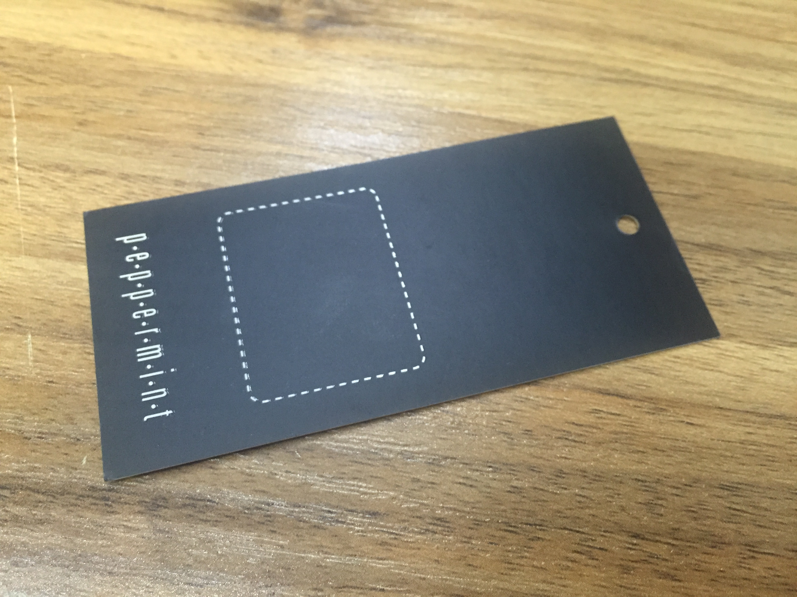 從t恤紙牌工廠回來的譚師傅，告訴我們他的苦逼經(jīng)歷