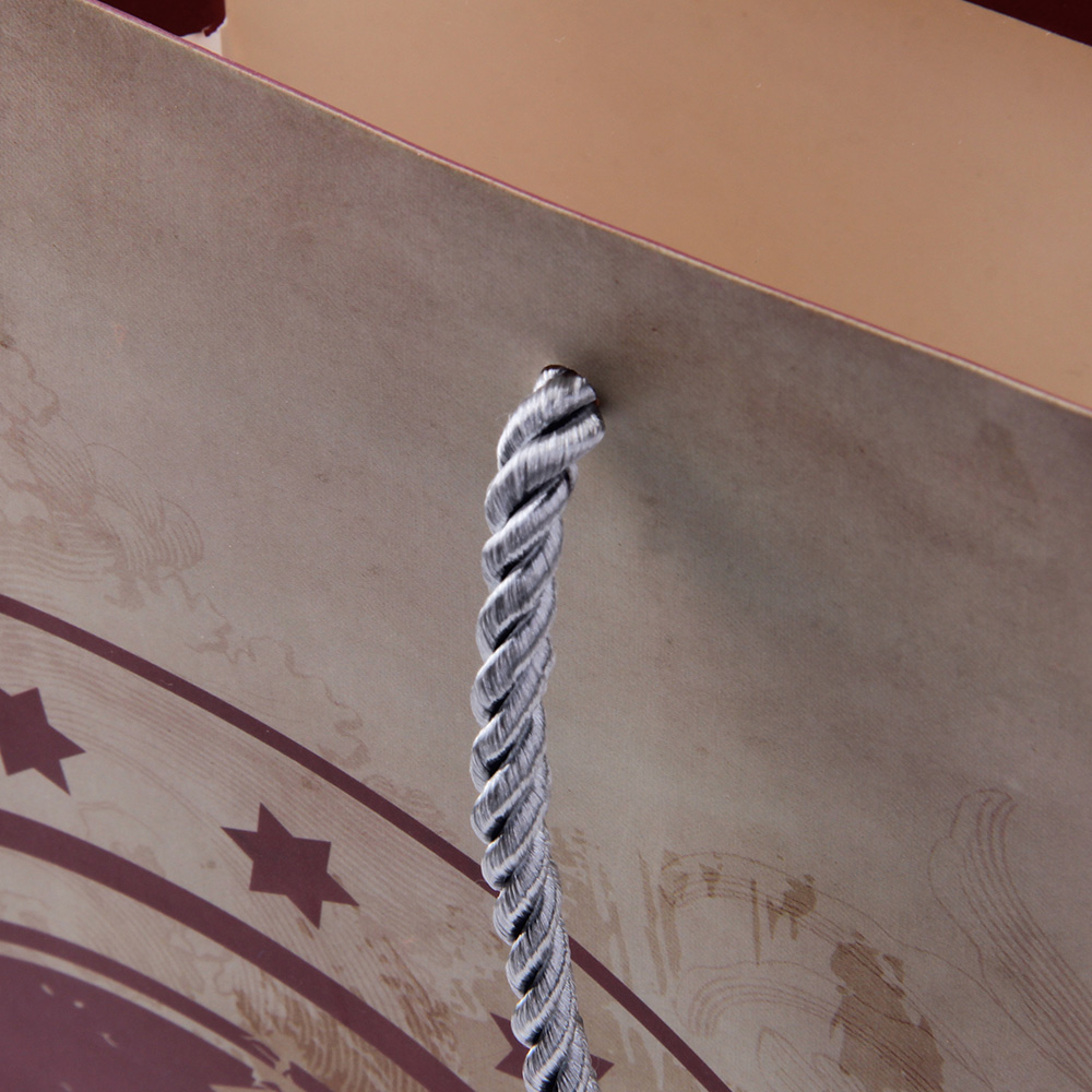 皮具紙袋工廠尊重客人，但我們更尊重我們的一線工人們