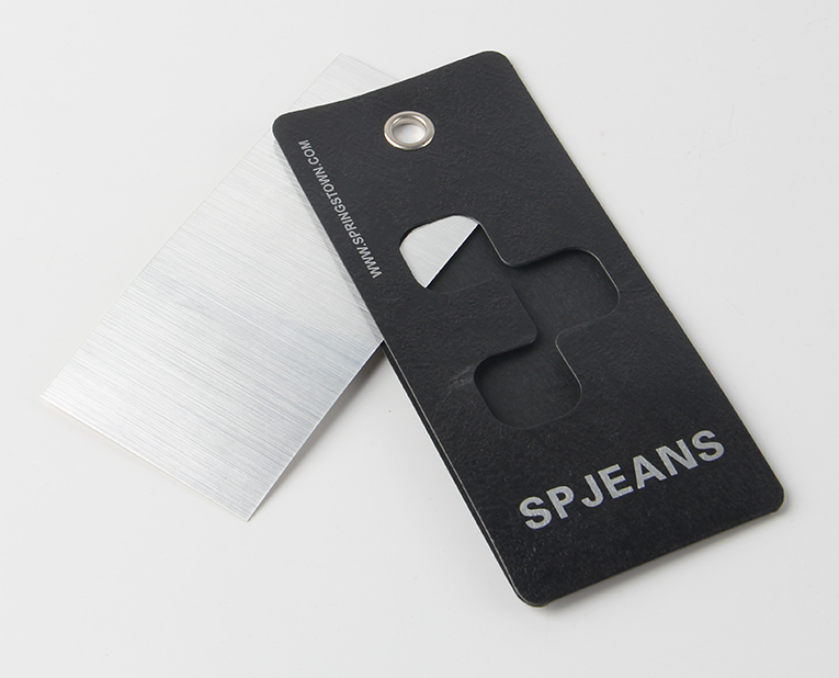 服裝吊牌鏤空細節(jié) 服裝吊牌鏤空細節(jié)