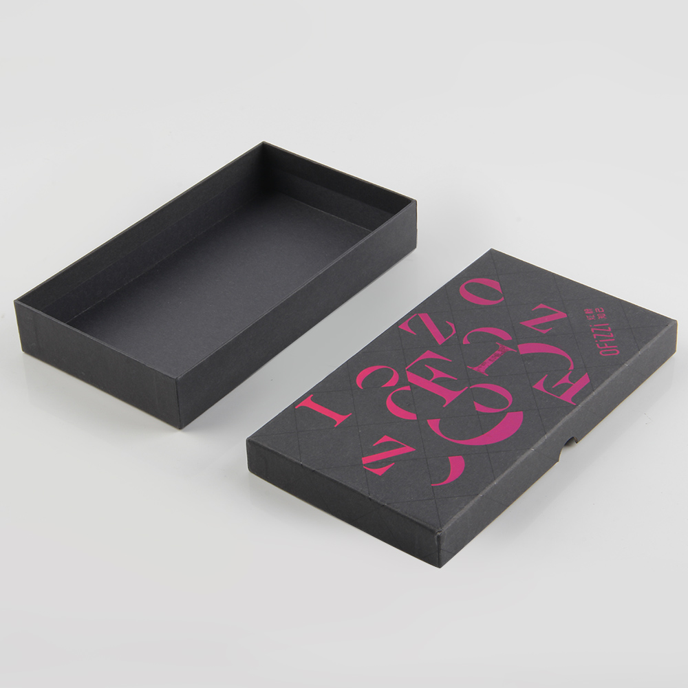 如果內(nèi)衣精裝盒廠是細(xì)心分析你的特種紙，是不會出現(xiàn)粘壞的