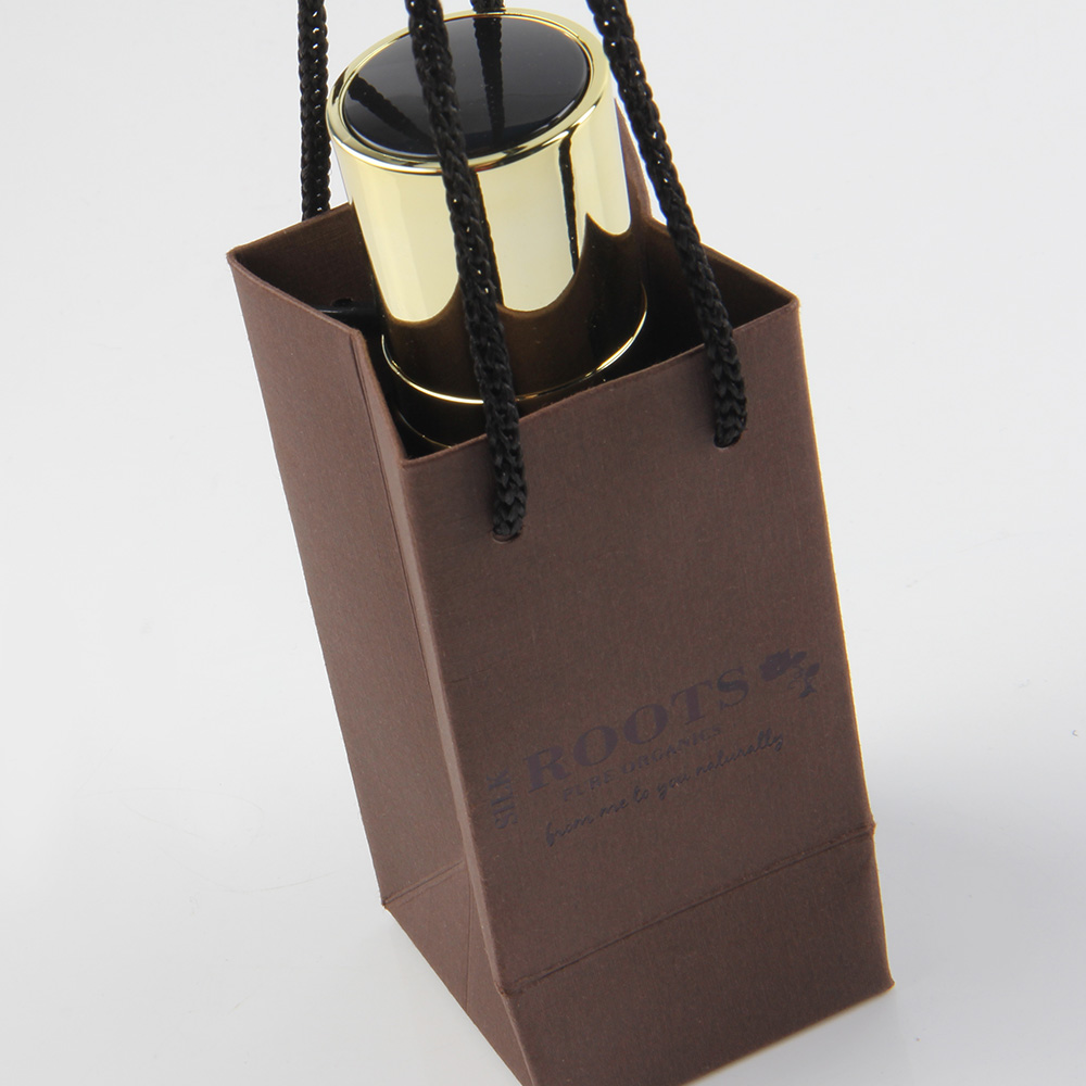 被越來越多的外圍因素影響，或許手表紙袋設(shè)計(jì)的方向會(huì)這樣