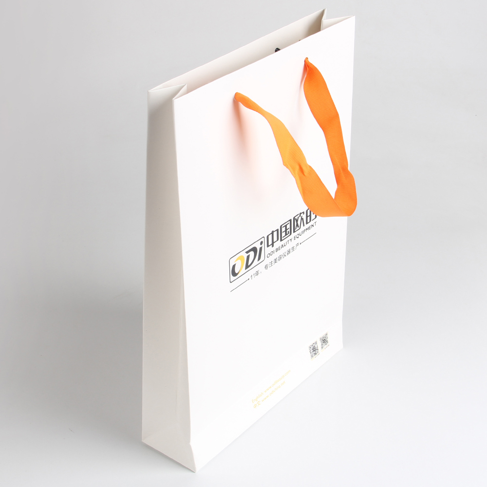 化妝品創(chuàng)業(yè)者的標(biāo)桿，紙袋工廠很榮幸見(jiàn)證了它的誕生