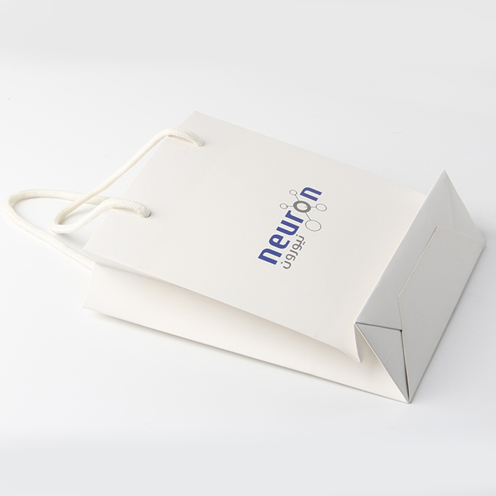 連手機(jī)紙袋都要模仿訂制，國產(chǎn)手機(jī)真的還有出路嗎？