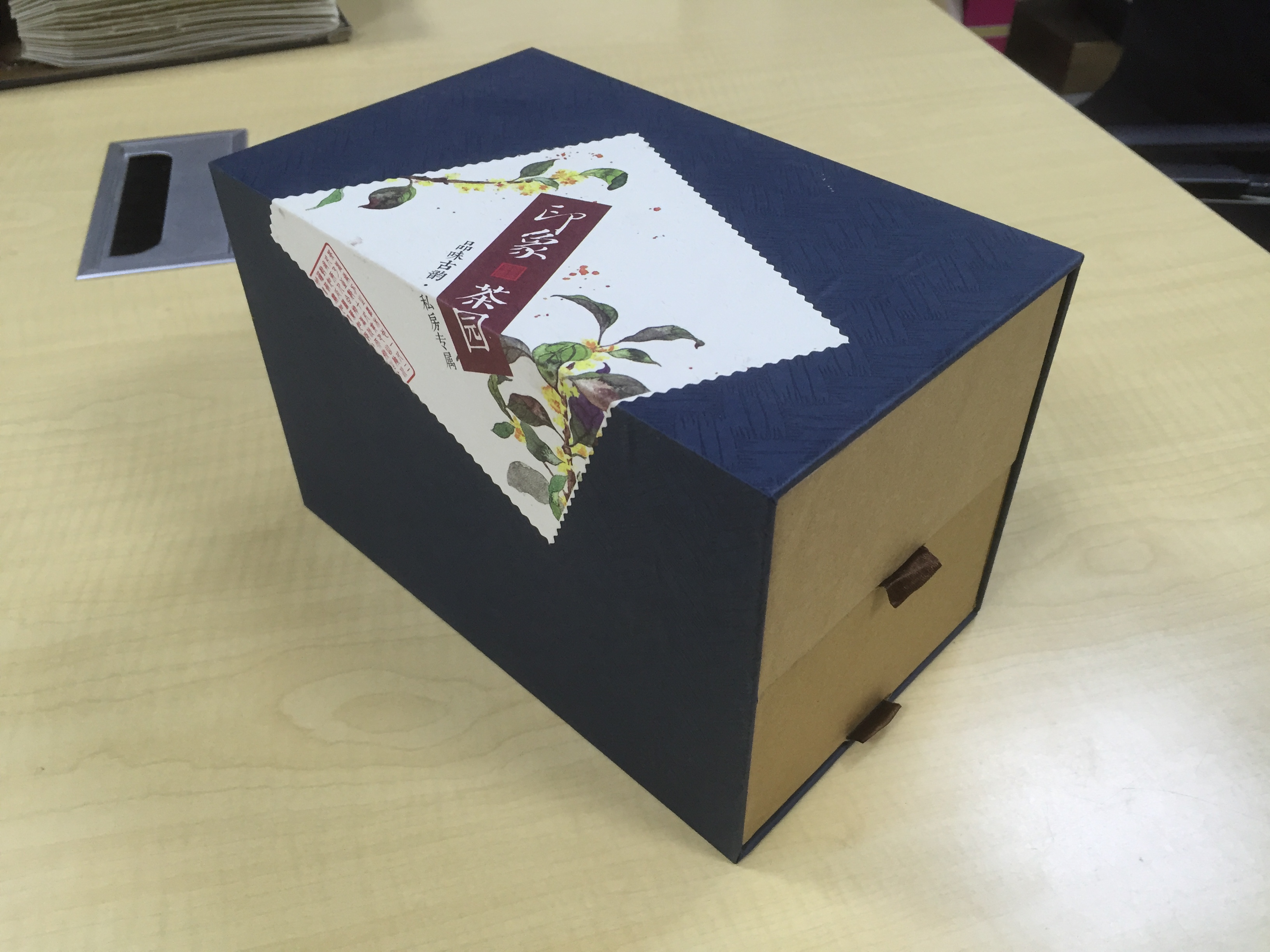 有保健品商家對禮品盒工廠的天地蓋不服，只好祭出雙開抽屜盒