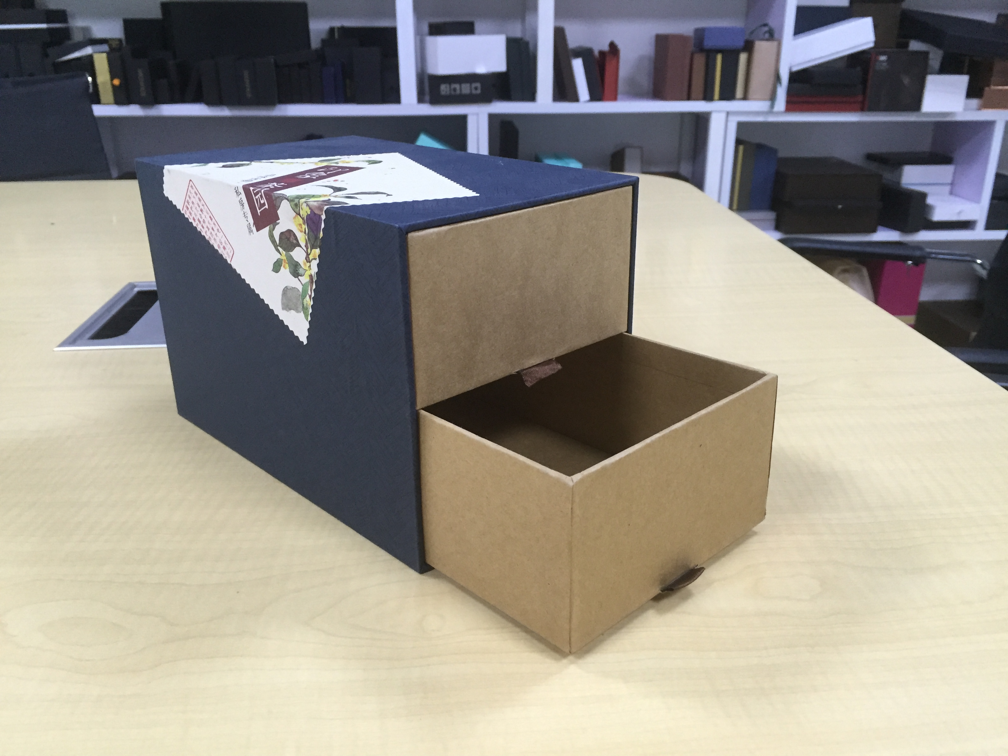 有保健品商家對禮品盒工廠的天地蓋不服，只好祭出雙開抽屜盒