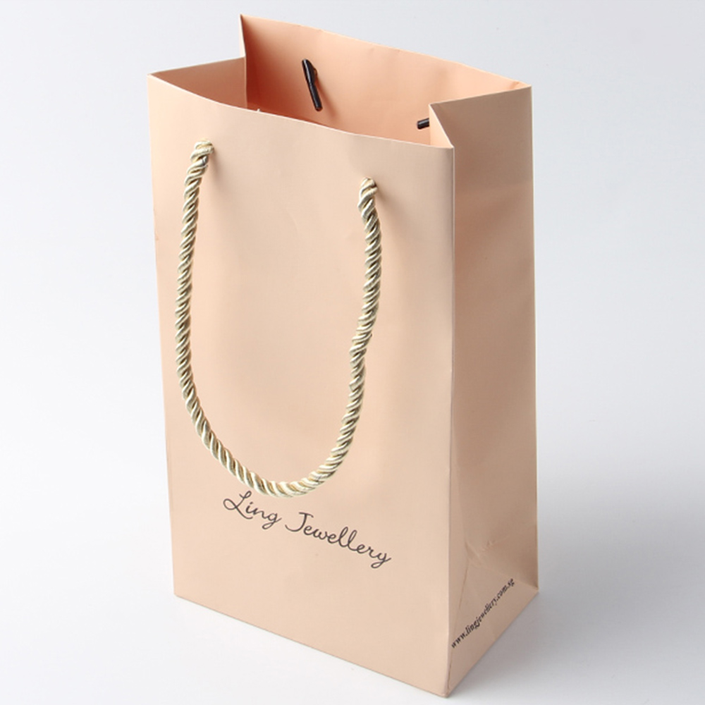 不管是不是首飾紙袋定做，工廠也不會打破約定俗成的規(guī)則