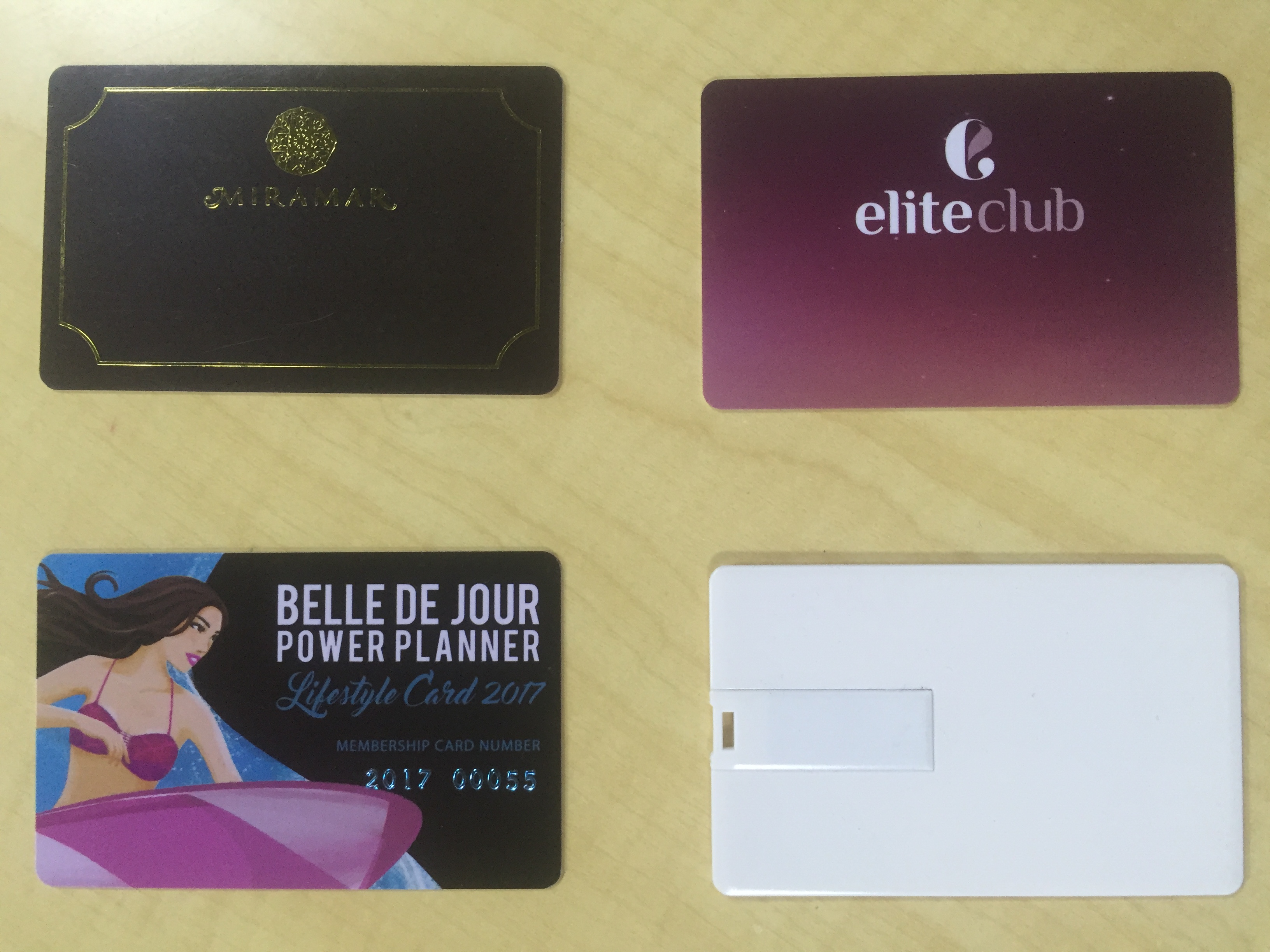 因為內(nèi)衣吊牌標簽用pvc還是傳統(tǒng)紙牌訂做問題，成了尬聊