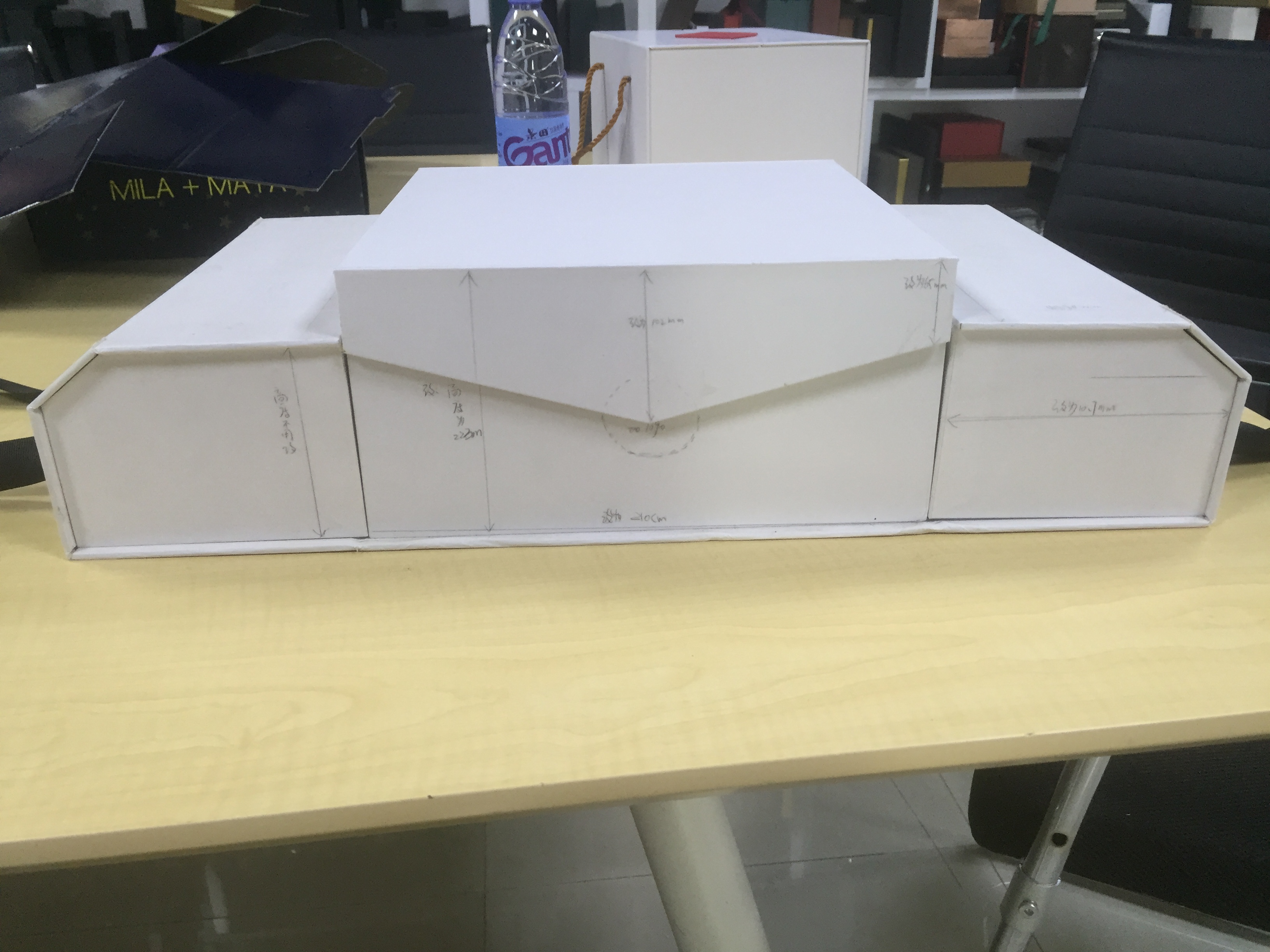 剖析復(fù)雜的月餅盒定制設(shè)計還能這樣玩出花來 剖析復(fù)雜的月餅盒定制設(shè)計還能這樣玩出花來