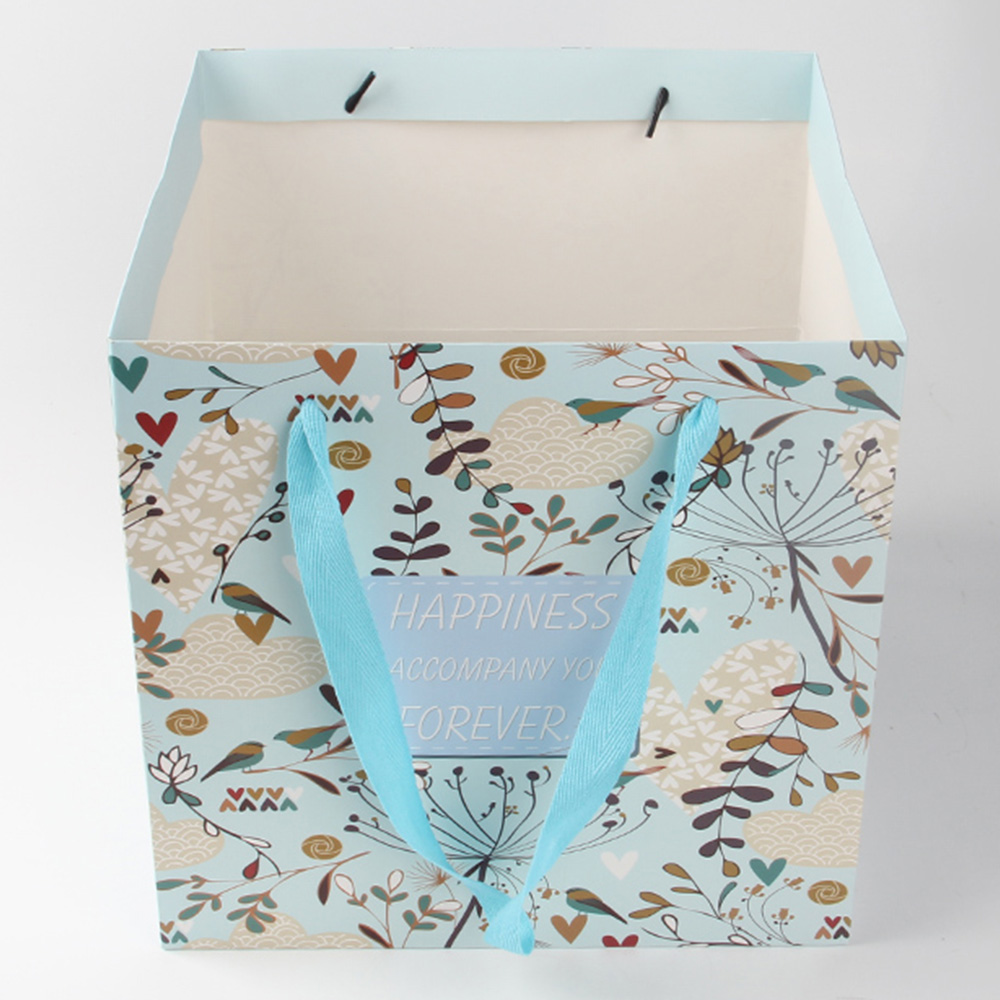 不管中高檔還是低檔化妝品紙袋設(shè)計(jì)都有自己的禁忌 不管中高檔還是低檔化妝品紙袋設(shè)計(jì)都有自己的禁忌