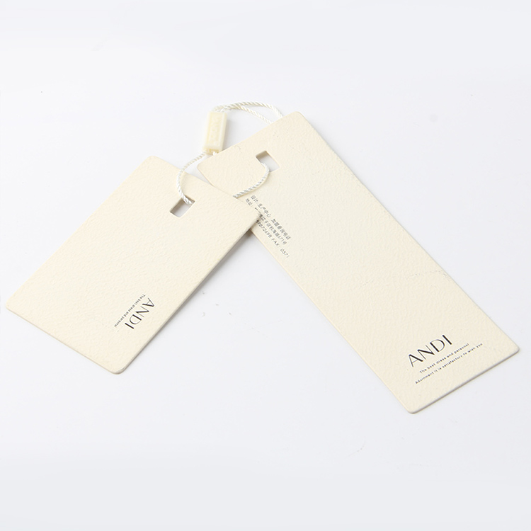 你知道衣服標簽定制為什么總是這么千篇一律嗎