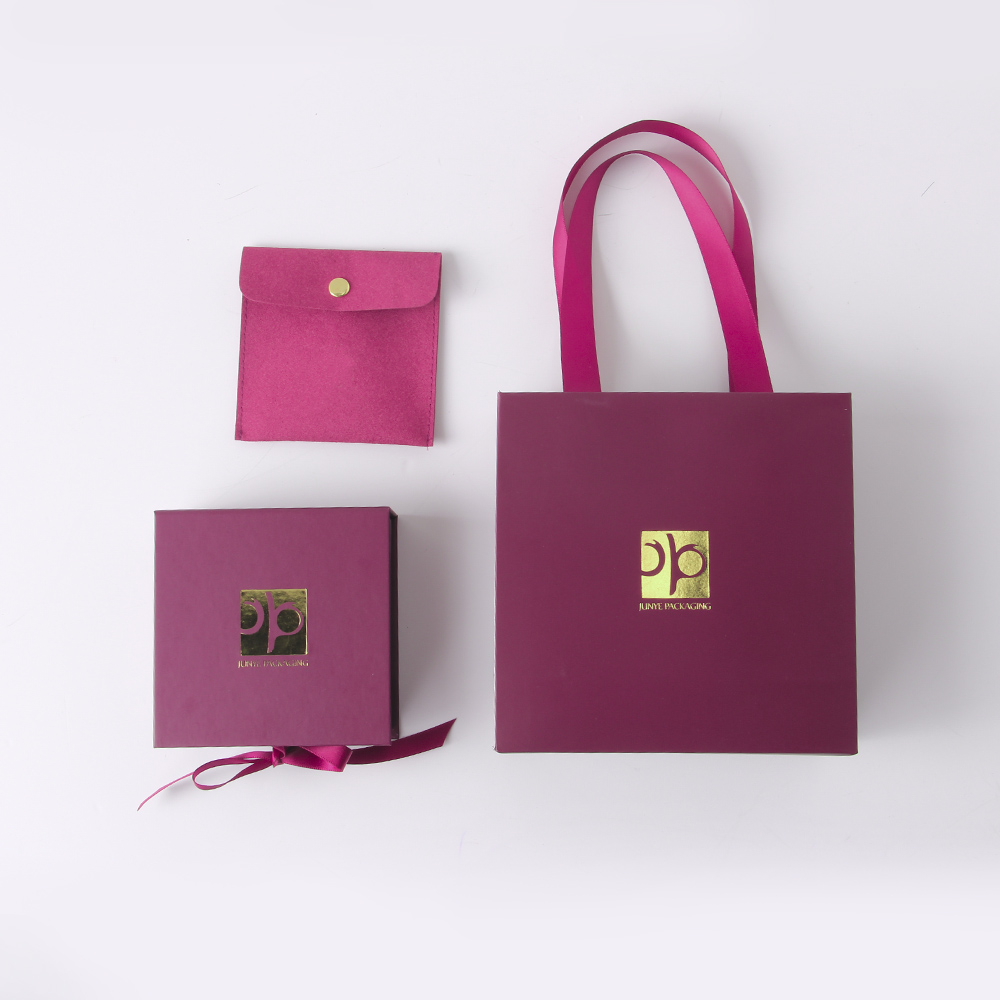 相當哇塞的翻蓋紙包裝盒設計操作 相當哇塞的翻蓋紙包裝盒設計操作