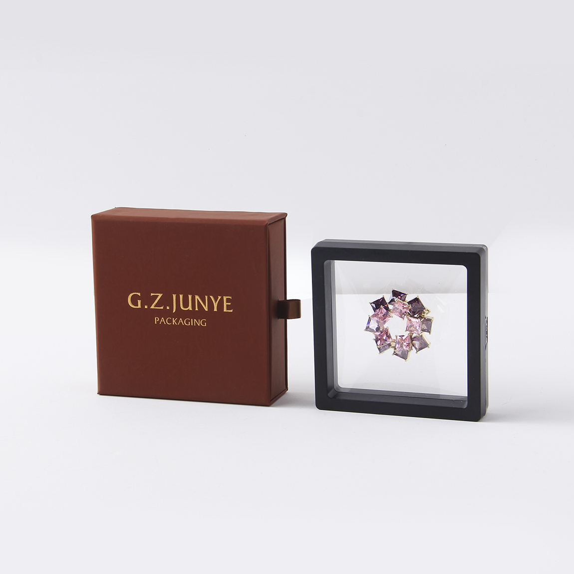 珠寶包裝盒內(nèi)托的價(jià)值與作用 珠寶包裝盒內(nèi)托的價(jià)值與作用