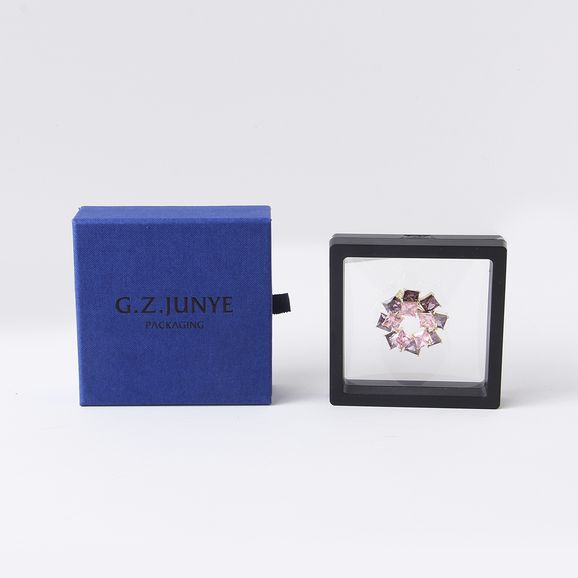 紙質(zhì)珠寶包裝盒會(huì)有哪些生產(chǎn)上的細(xì)節(jié)需要注意？