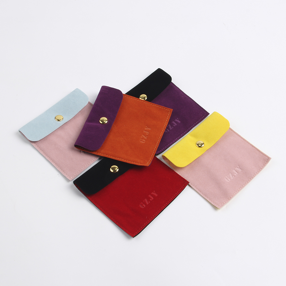 關(guān)于長短毛的絨布袋定制設(shè)計(jì)優(yōu)劣比較 關(guān)于長短毛的絨布袋定制設(shè)計(jì)優(yōu)劣比較